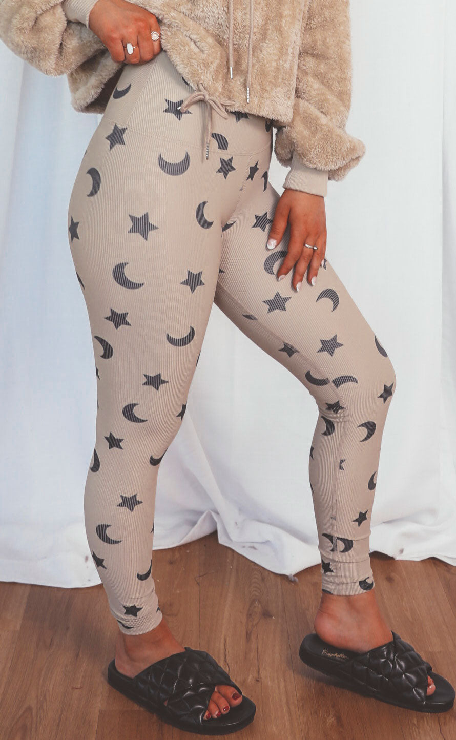 beach riot: ayla legging - the moon and stars