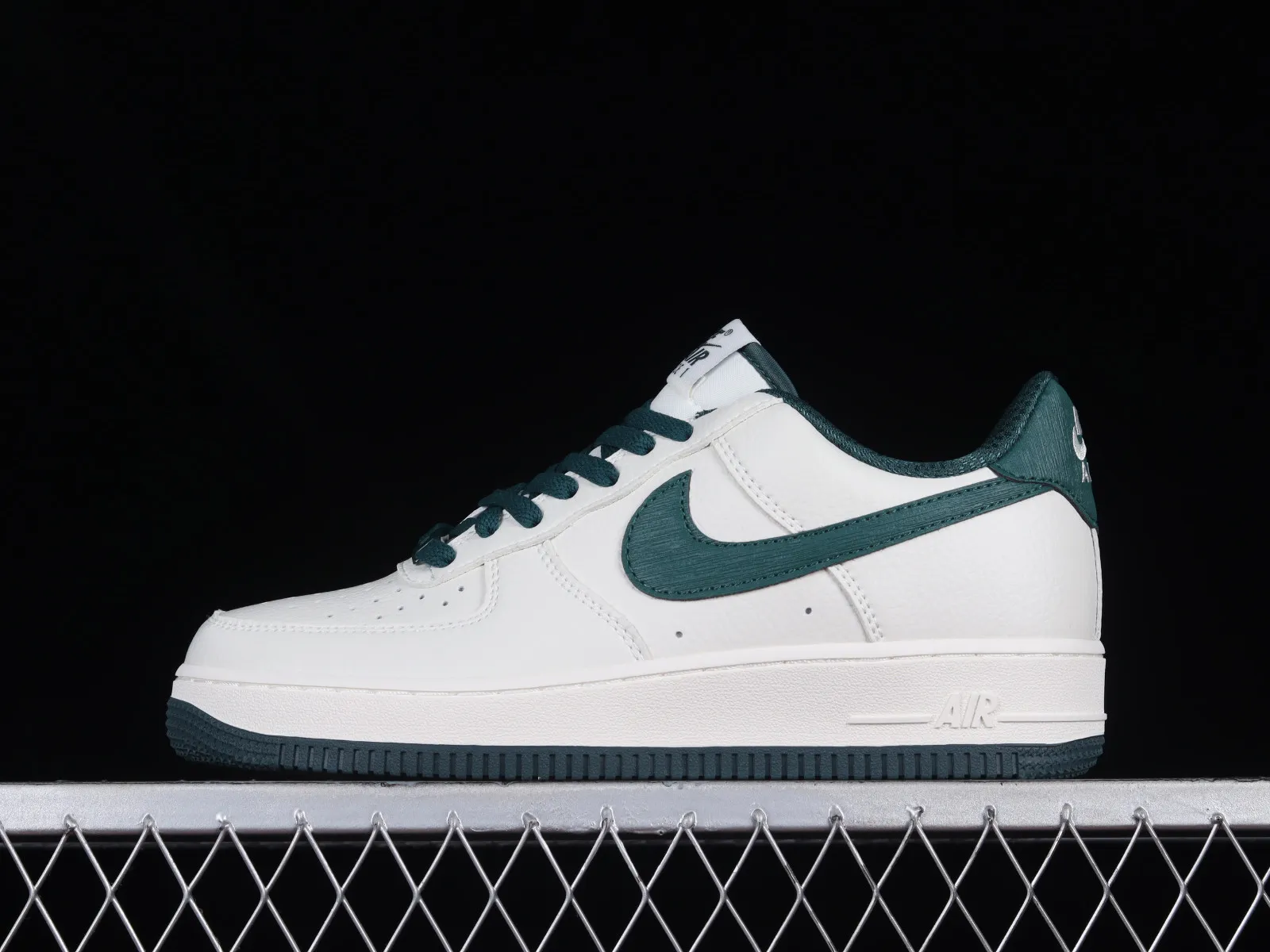 Nike Air Force 1 07 Low White Dark Green PO3699-807