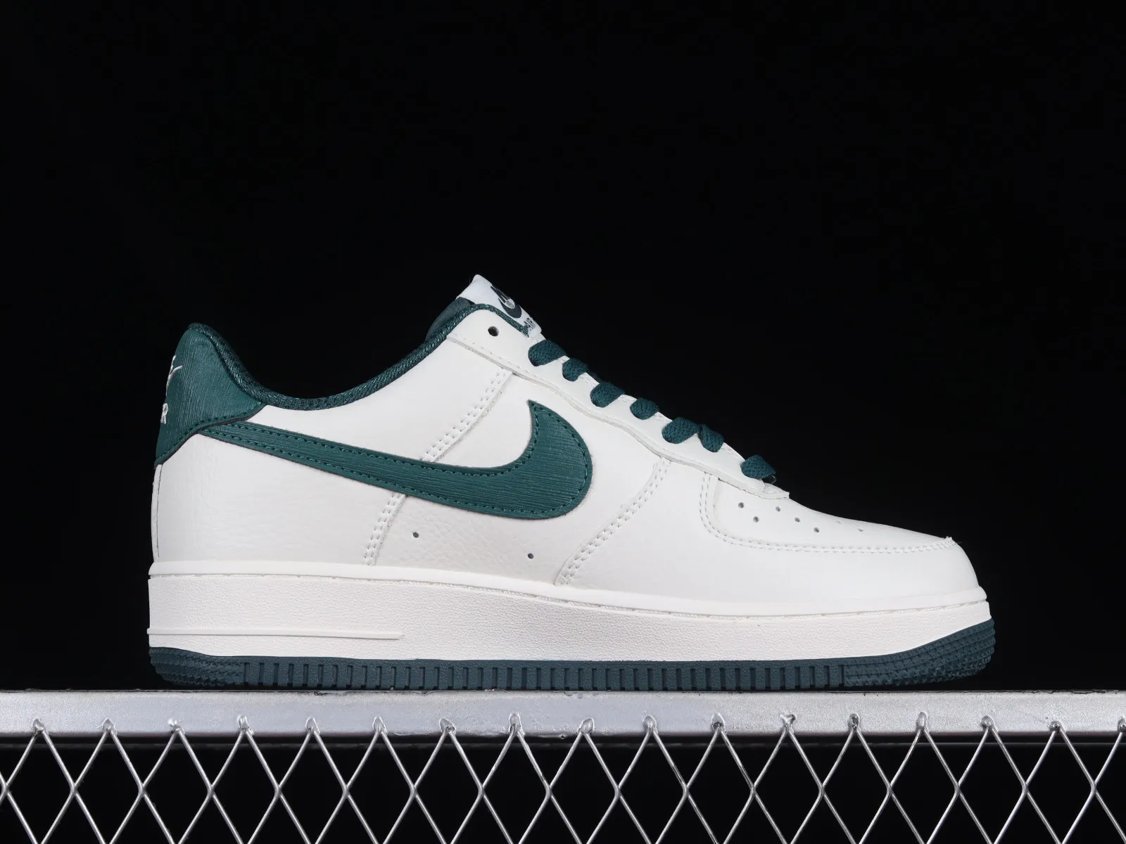 Nike Air Force 1 07 Low White Dark Green PO3699-807