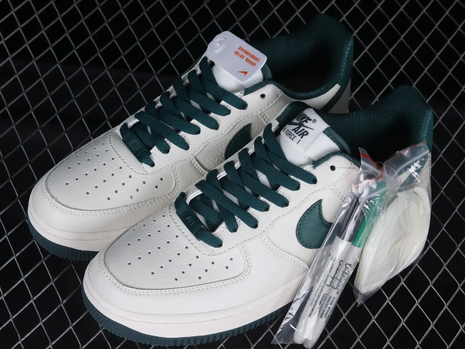 Nike Air Force 1 07 Low White Dark Green PO3699-807